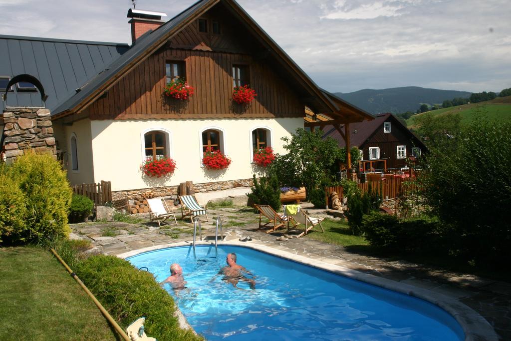 B&B Na Kopecku Рокитнице над Ийзероу Екстериор снимка
